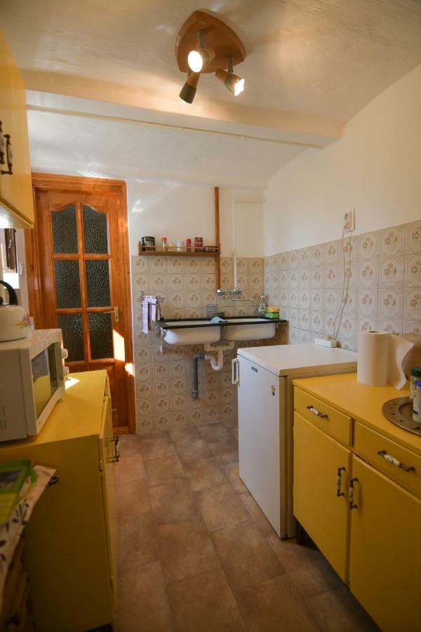 Apartment Kerti Lak *